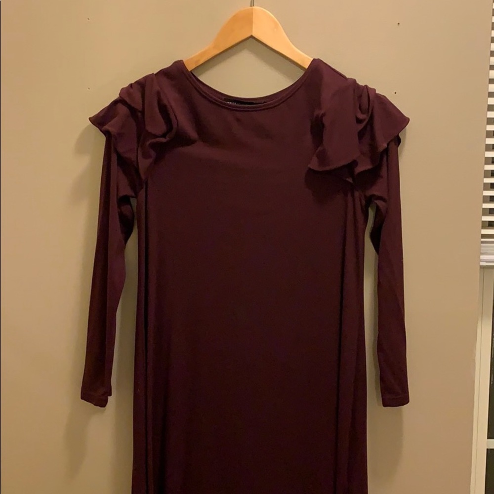 Long sleeve dress with cut-out shoulders